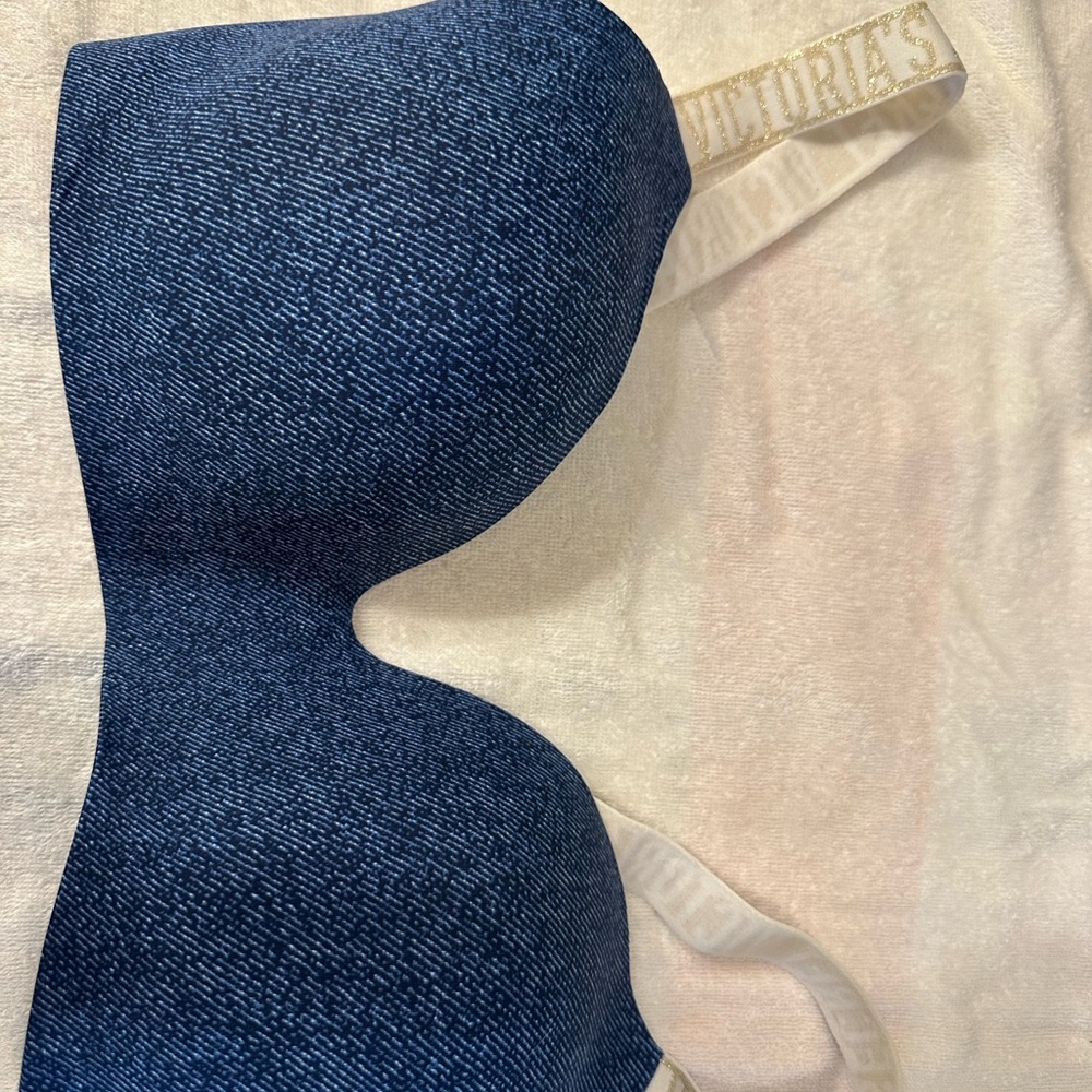 Victoria's Secret Navy Denim-Print Bra with Cream Straps- no underwire